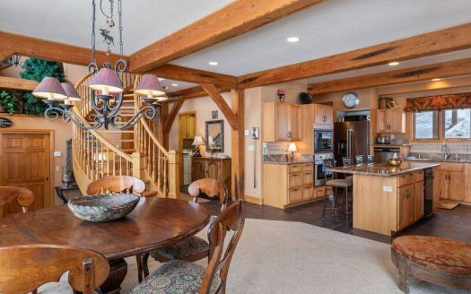 102 Double Eagle Way