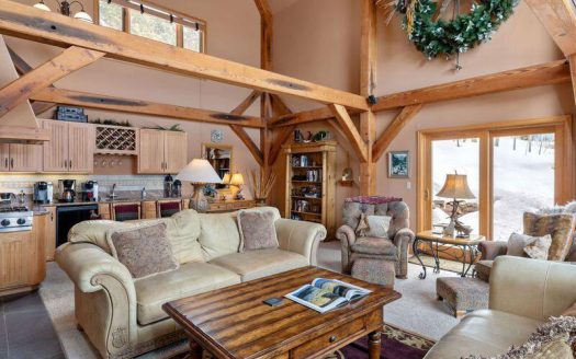 102 Double Eagle Way