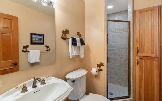 102 Double Eagle Way