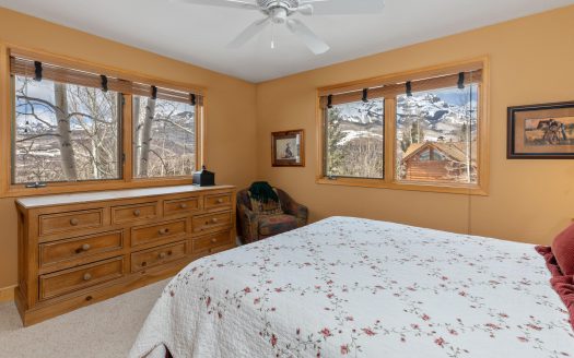 102 Double Eagle Way