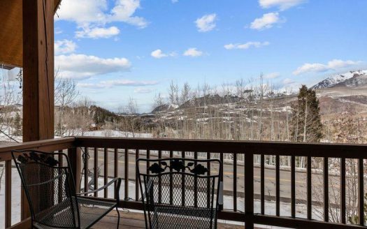 102 Double Eagle Way