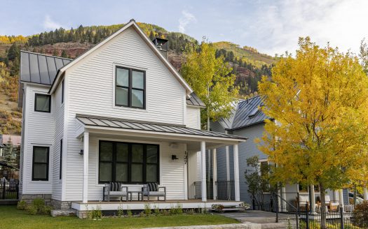 E 127 Columbia Avenue