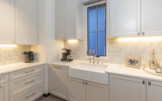 E 127 Columbia Avenue