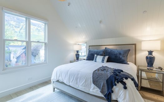 E 127 Columbia Avenue