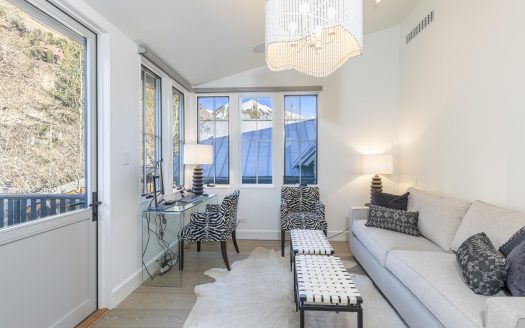 E 127 Columbia Avenue