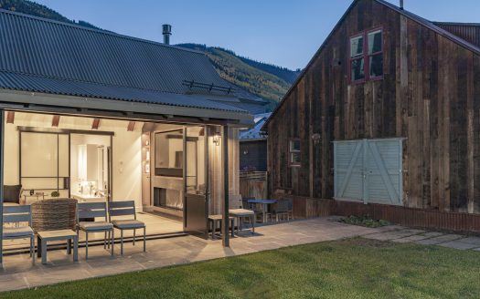 E 127 Columbia Avenue