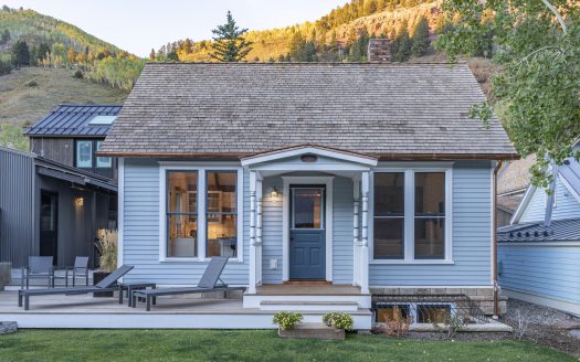 E 127 Columbia Avenue