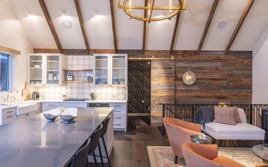 E 127 Columbia Avenue