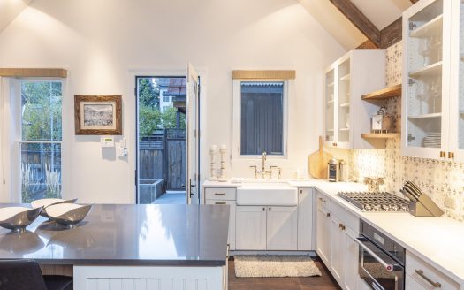 E 127 Columbia Avenue