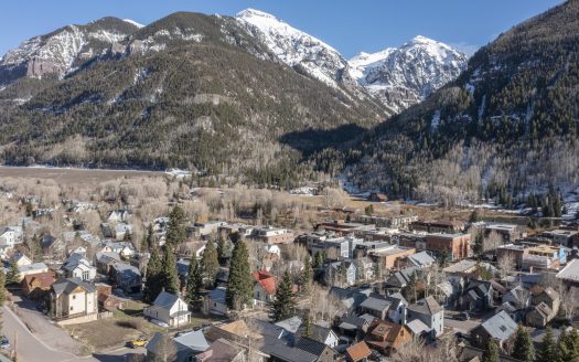 E 127 Columbia Avenue