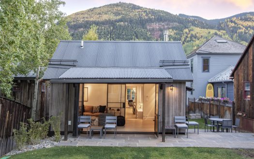 E 127 Columbia Avenue