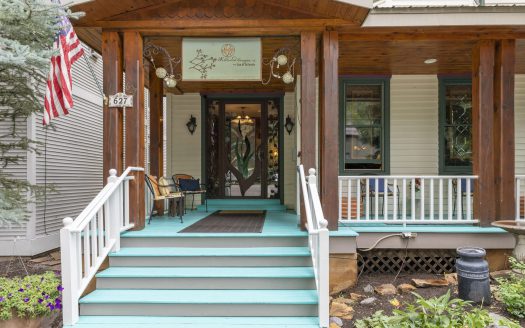 W 627 Colorado Avenue