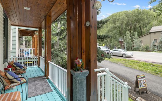 W 627 Colorado Avenue