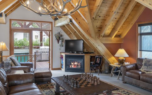 W 627 Colorado Avenue