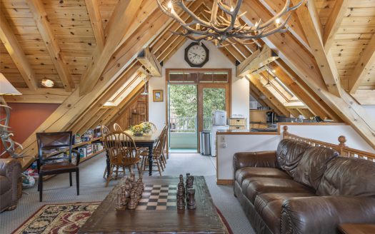 W 627 Colorado Avenue