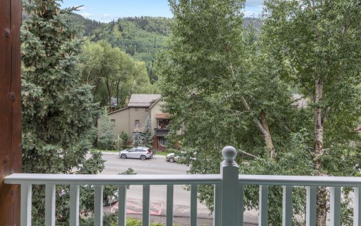 W 627 Colorado Avenue