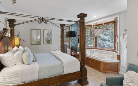 W 627 Colorado Avenue