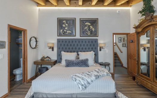 W 627 Colorado Avenue