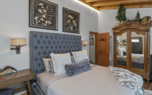 W 627 Colorado Avenue