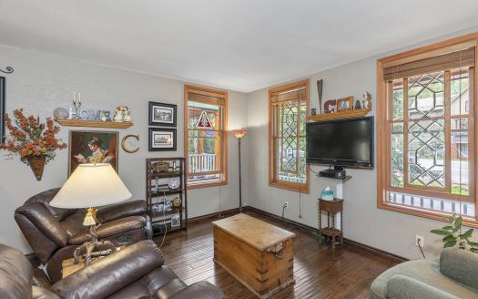 W 627 Colorado Avenue