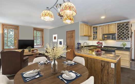 W 627 Colorado Avenue