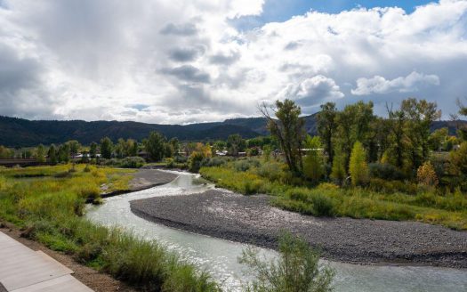 193 Riverfront Lane #200