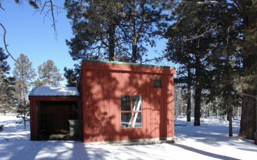 W 80 Piney Woods Way