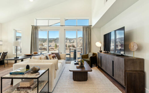 193 Riverfront Lane #200