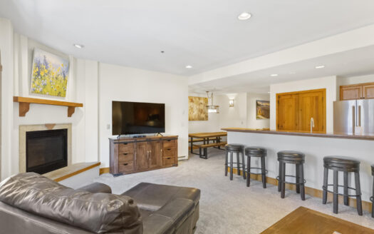 135 San Joaquin Road 303