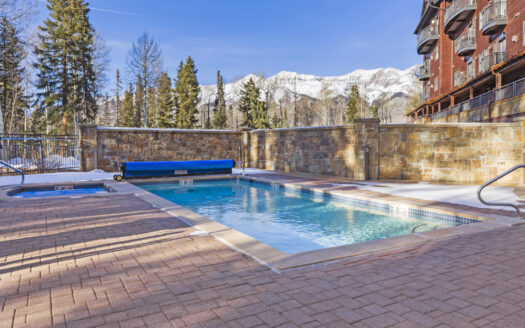 135 San Joaquin Road 303