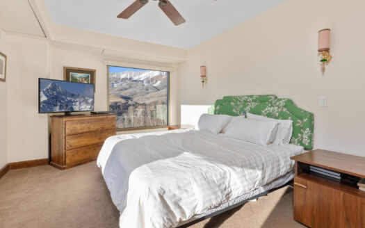 136 Country Club Drive 322