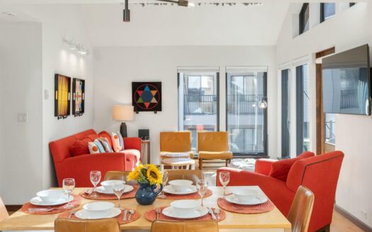 S 134 Tomboy Street 8