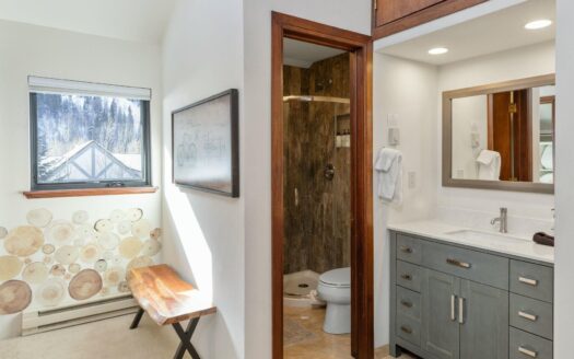 S 134 Tomboy Street 8