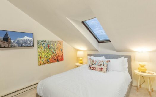 S 134 Tomboy Street 8