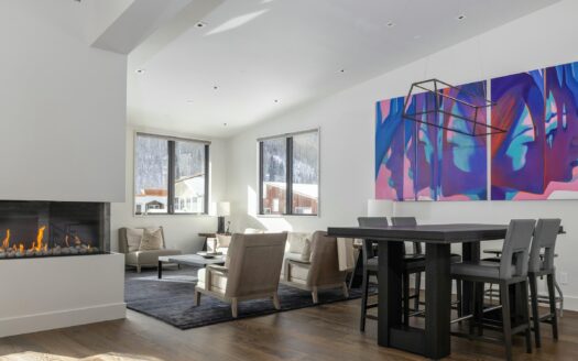 E 126 Colorado Avenue 126R