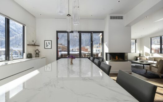 E 126 Colorado Avenue 126R