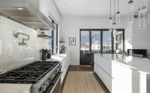 E 126 Colorado Avenue 126R