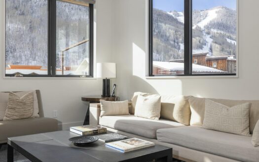 E 126 Colorado Avenue 126R