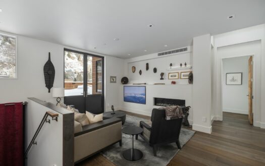 E 126 Colorado Avenue 126R