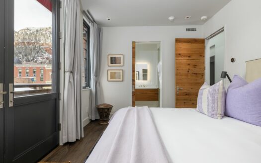 E 126 Colorado Avenue 126R