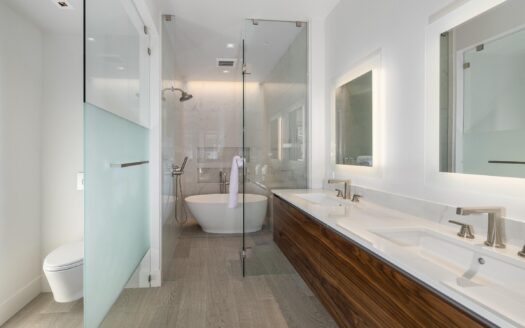 E 126 Colorado Avenue 126R