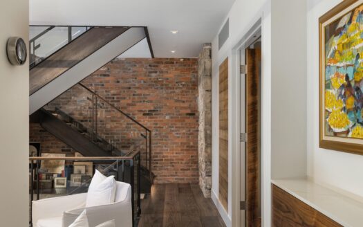 E 126 Colorado Avenue 126R