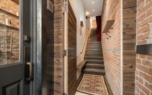 E 126 Colorado Avenue 126R