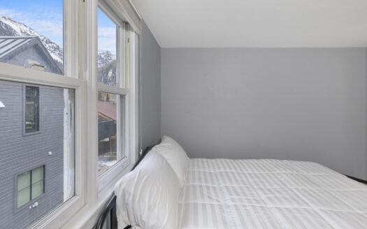 E 116 Columbia Avenue