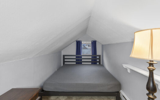 E 116 Columbia Avenue