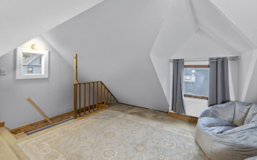 E 116 Columbia Avenue