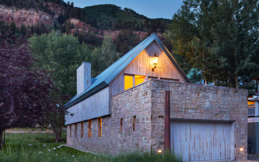 E 404 Columbia Avenue