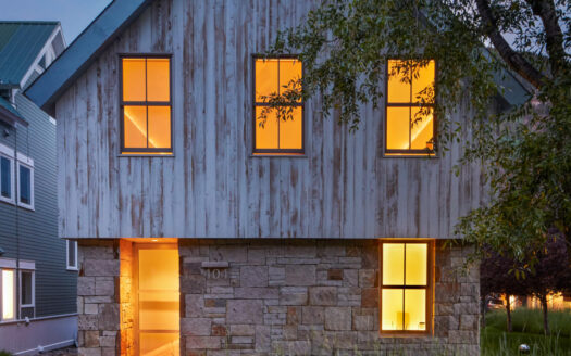 E 404 Columbia Avenue