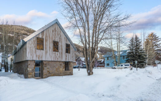 E 404 Columbia Avenue