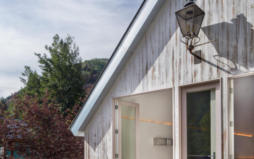 E 404 Columbia Avenue